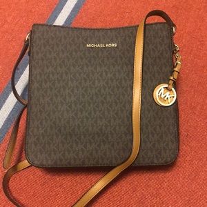 Michael Kors Jet Set Crossbody